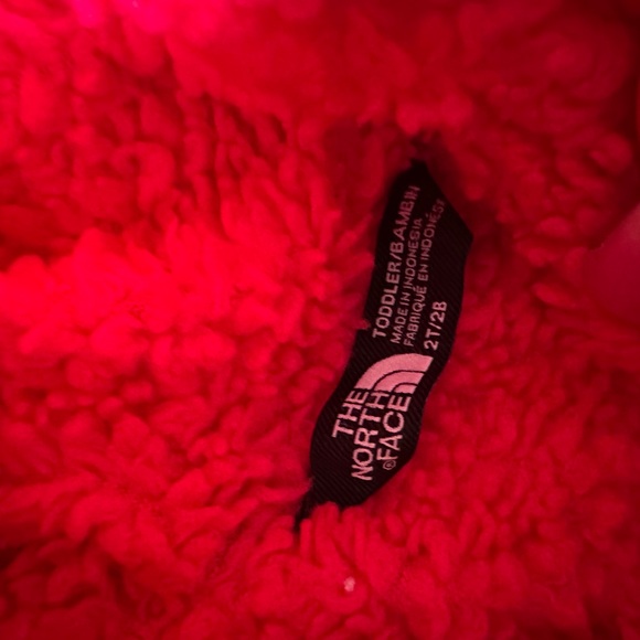 Well cared for pink toddler down filled the north face jacket - Picture 4 of 5